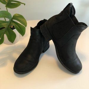 UGG Black Chelsea Boots Size 7